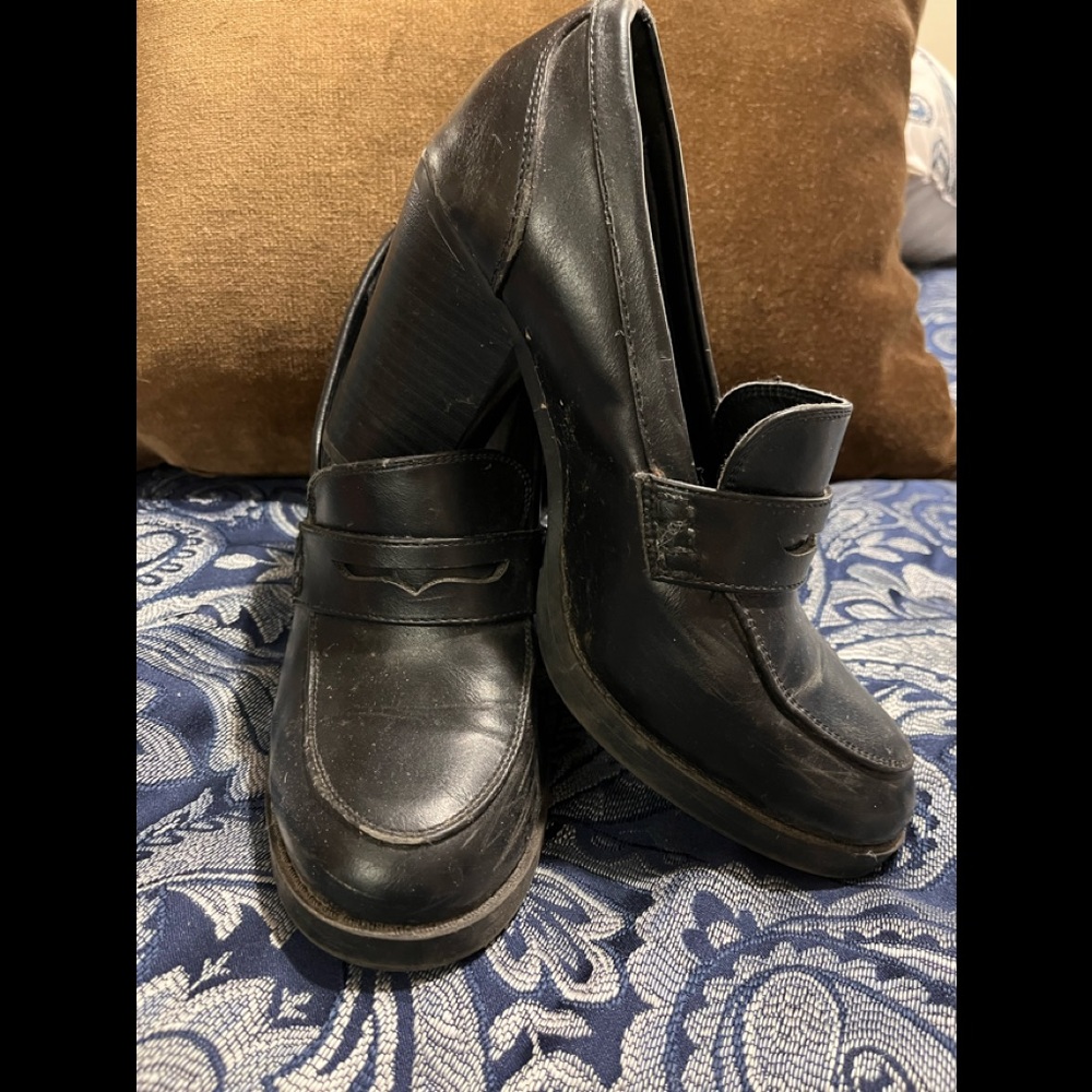 Bongo Gorgeous heeled loafers!